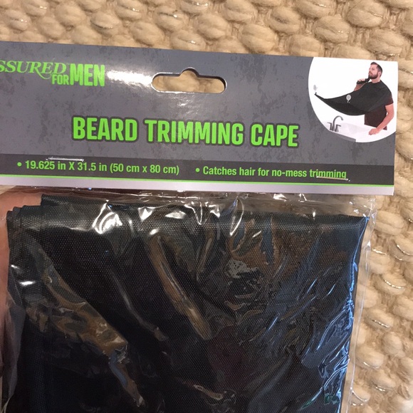 Assured Beard Trimming Cape - Black - Picture 4 of 4